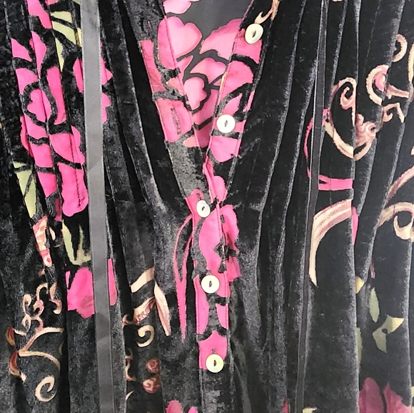 POL Pleated Floral Burnout Baby Doll Cap Sleeve Top Velvet Size Small - Picture 6 of 10